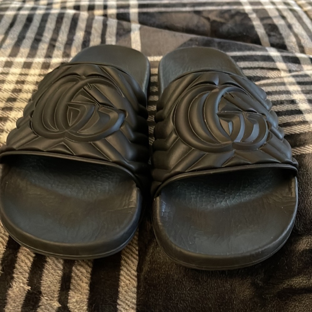Gucci women slides size 38/8usa, (used)